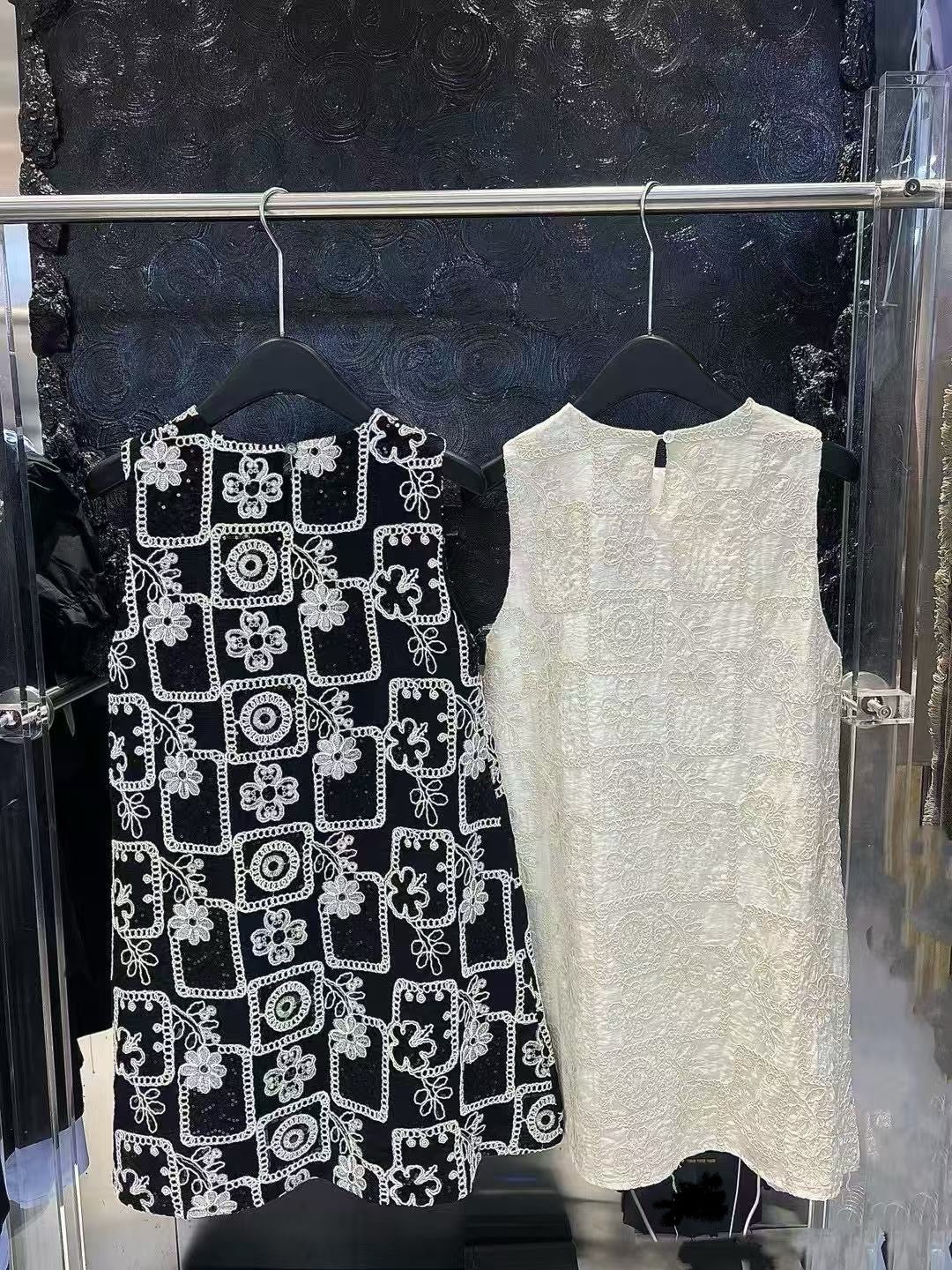 Sleeveless embroidered top
