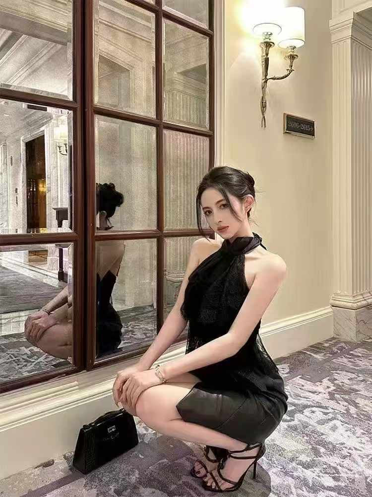 Cake layered sleeveless top