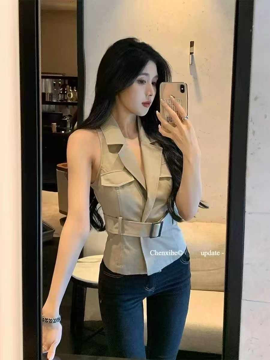 British style sleeveless shirt