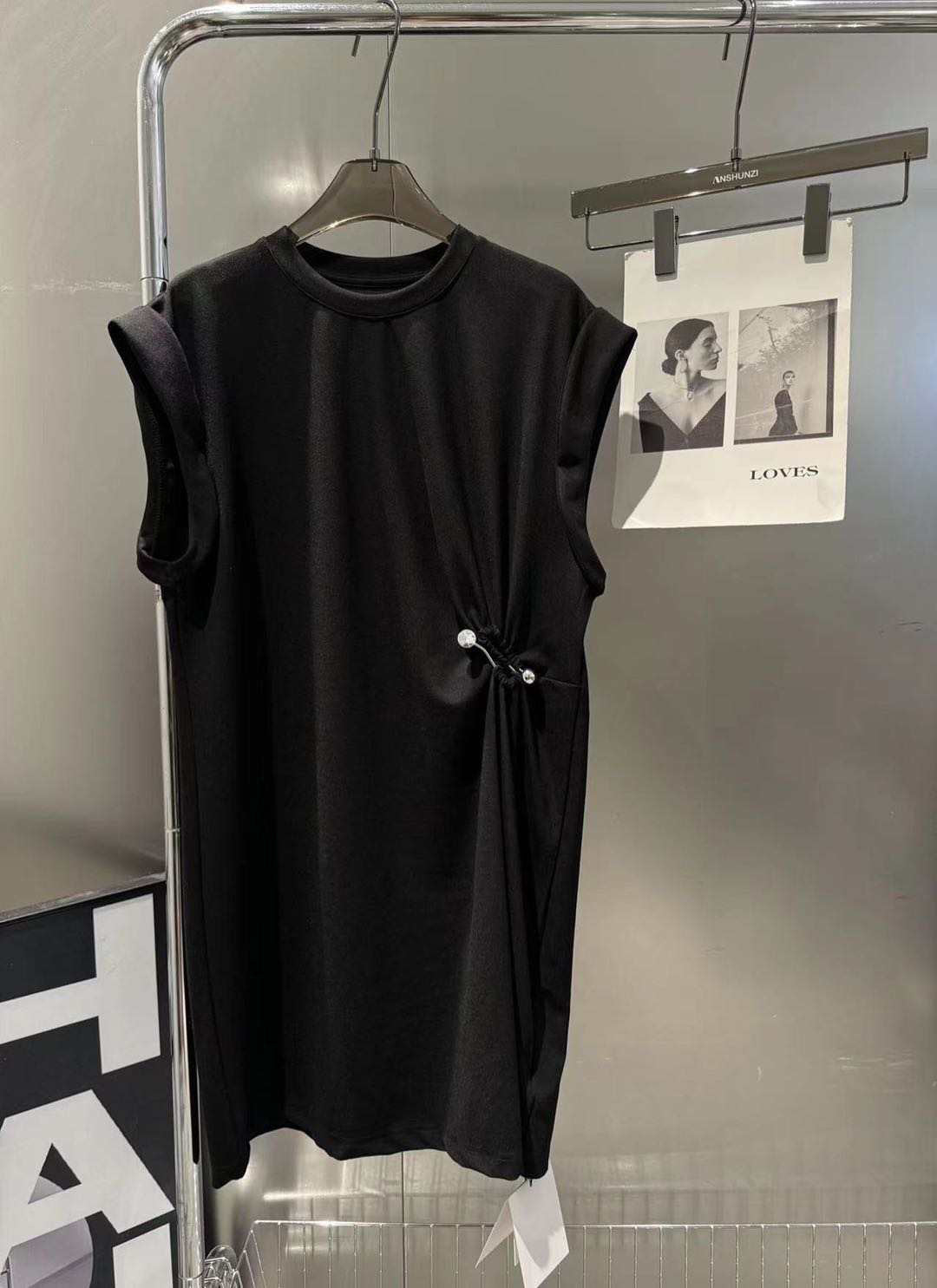 Pearl solid color dress