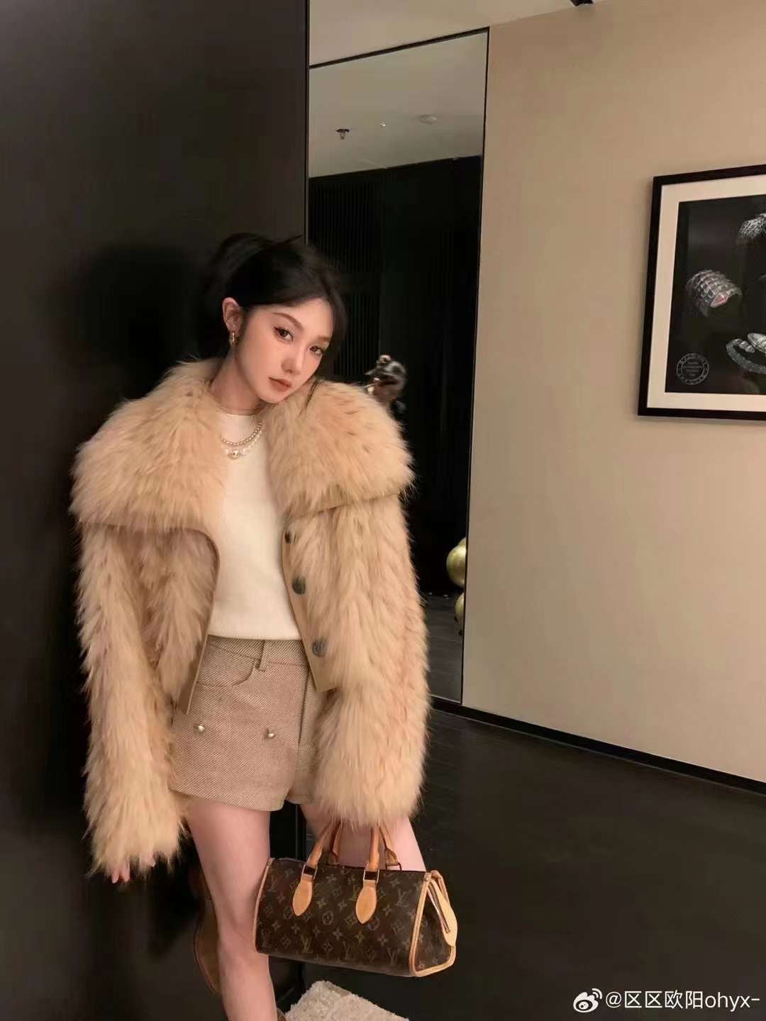 Luozi fur coat