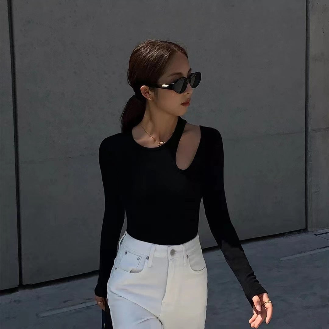 long-sleeved T-shirt